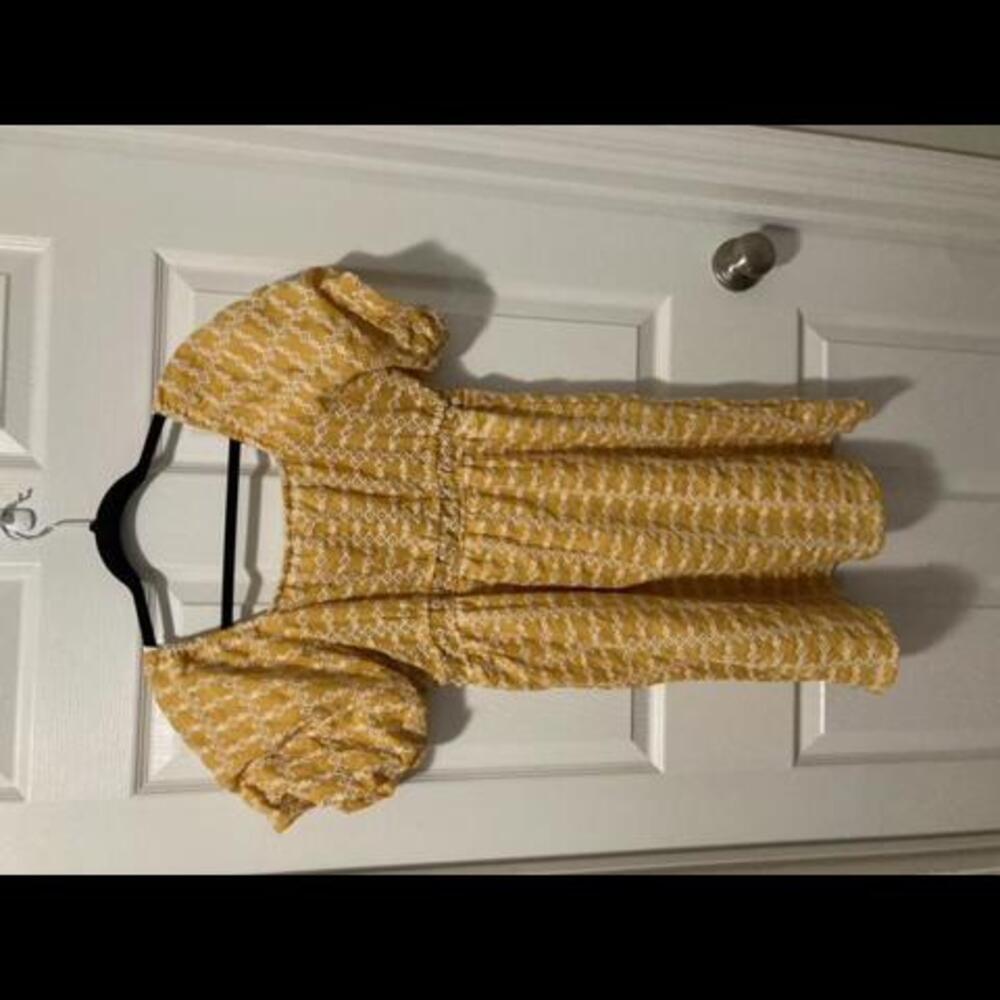 Paper Crane Mustard (yellow) Embroidered Puff Sleeve Knee Length Size M NWT